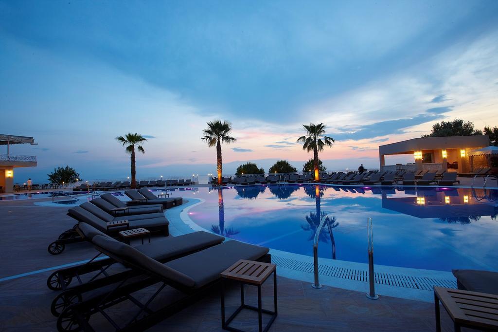 Portes Beach Hotel Nea Poteidaia Exterior foto